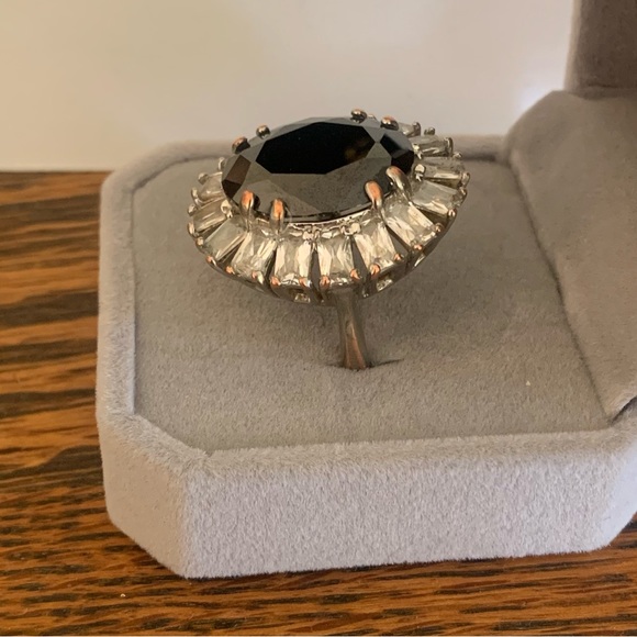 Brilliant Fashion Cocktail Ring - Picture 2 of 6